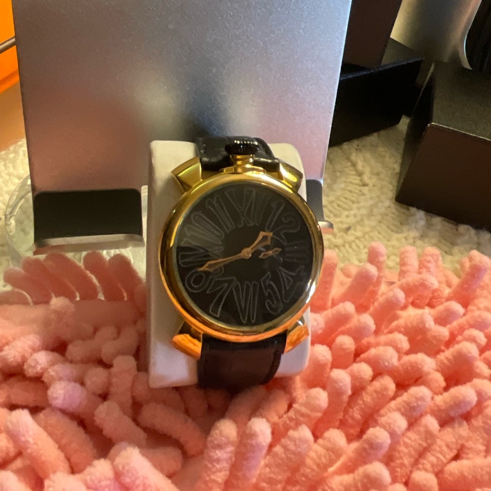 Big face Gaga M watch